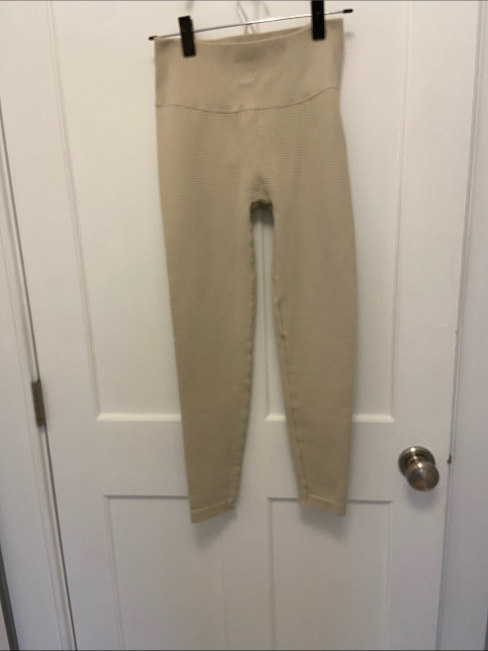 Vuori high rise cream colored waffle knit leggings